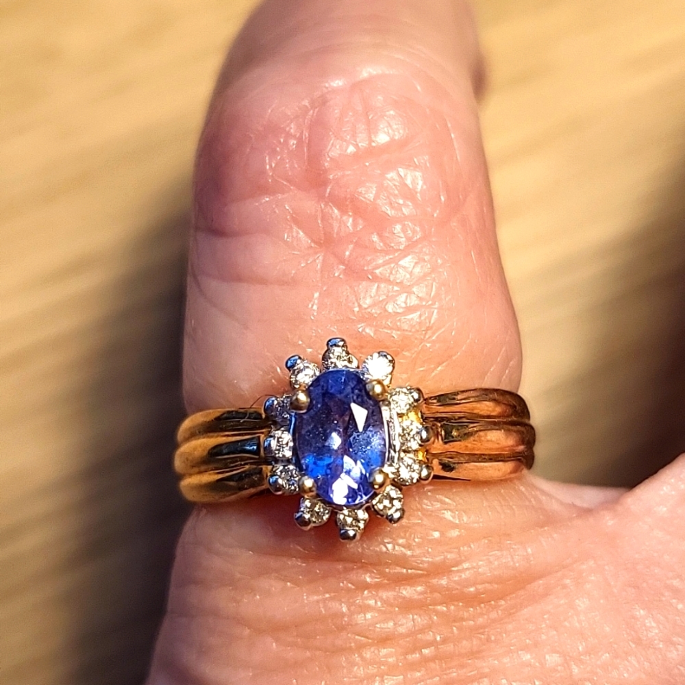 14k gold Tanzanite Ring